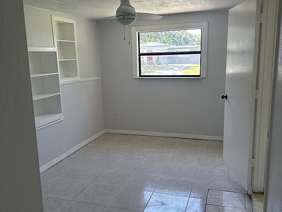 3rd image of 4417 W Paxton Ave