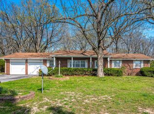 5246 N Crestwood Dr, Springfield, MO 65803