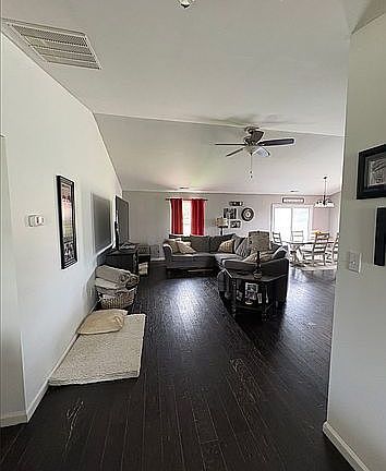 4th image of 4853 N Pleasant Valley Rd