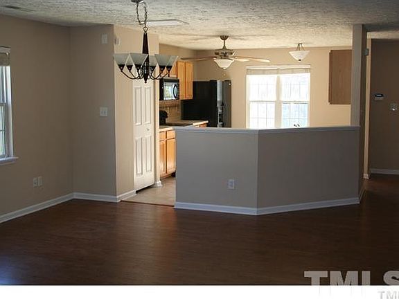 2nd image of 2827 Bombay Dr