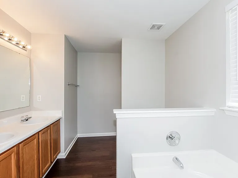 10120 Green Hedge Ave — Photo 14