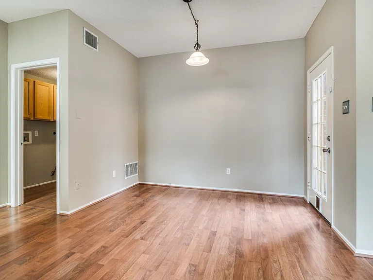 1806 Pendleton Rd — Photo 4