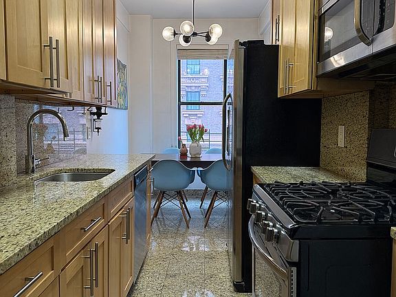 3rd image of 401 Amsterdam Ave #5C