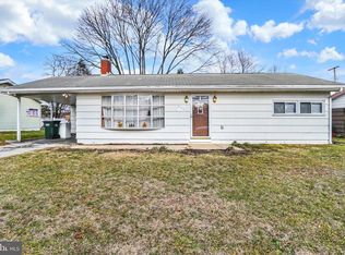 827 Fireside Rd, York, PA 17404