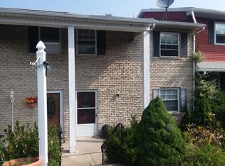 31 Trenton Ct, Wilkes Barre, PA 18702
