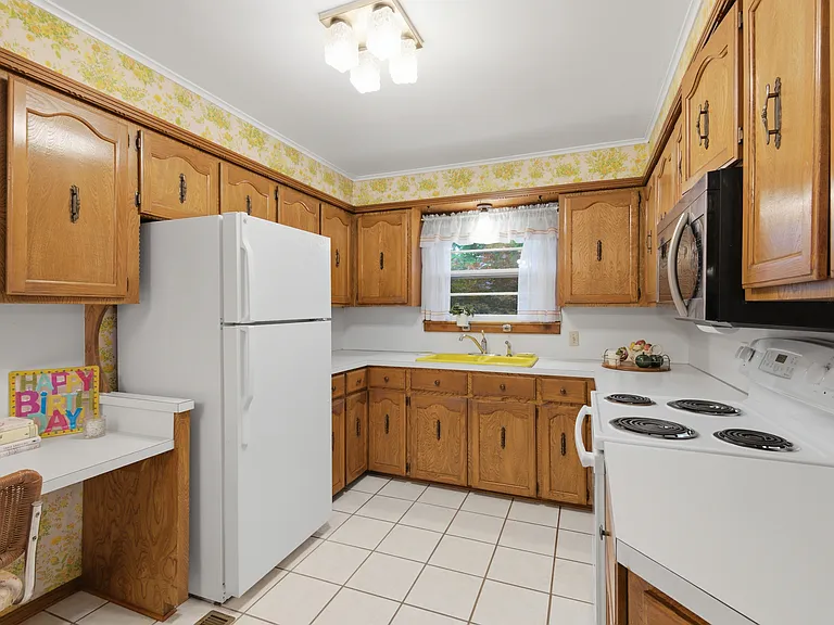 4972 S Madison Ave — Photo 14