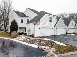 408 Country Lane Ct, Wauconda, IL