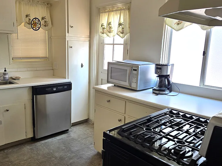 676 J Ave — Photo 21