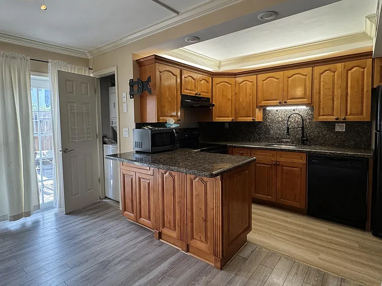 5937 SW 36th Ct #7 — Photo 6