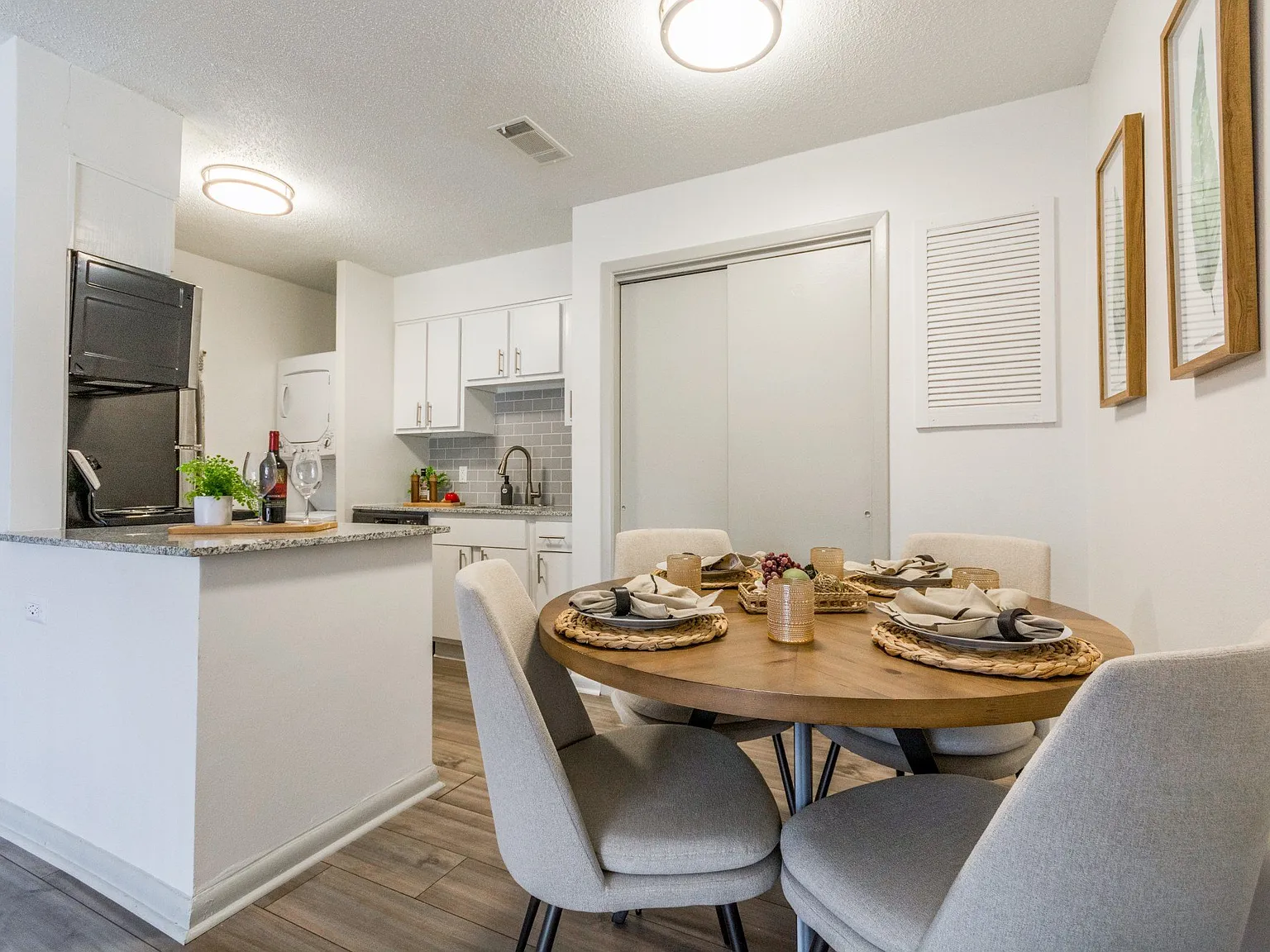 Brightwaters Apartments — Photo 1