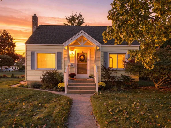 514 W 13th St, Traverse City, MI 49684