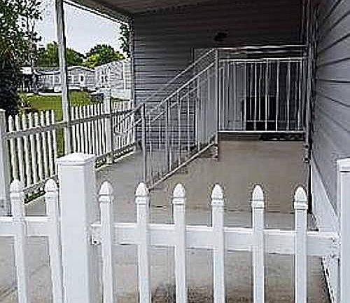 2nd image of 210 Tropic Dr