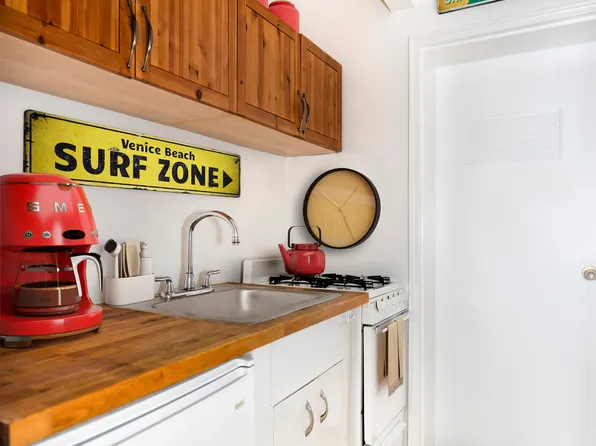 140 Claremont Avenue image 2 of 8