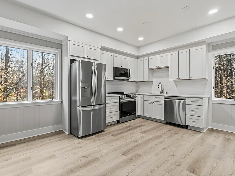 1504 Homestead Rd — Photo 43