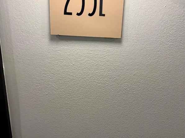 6533 E Jefferson Ave APT 233, Detroit, MI 48207