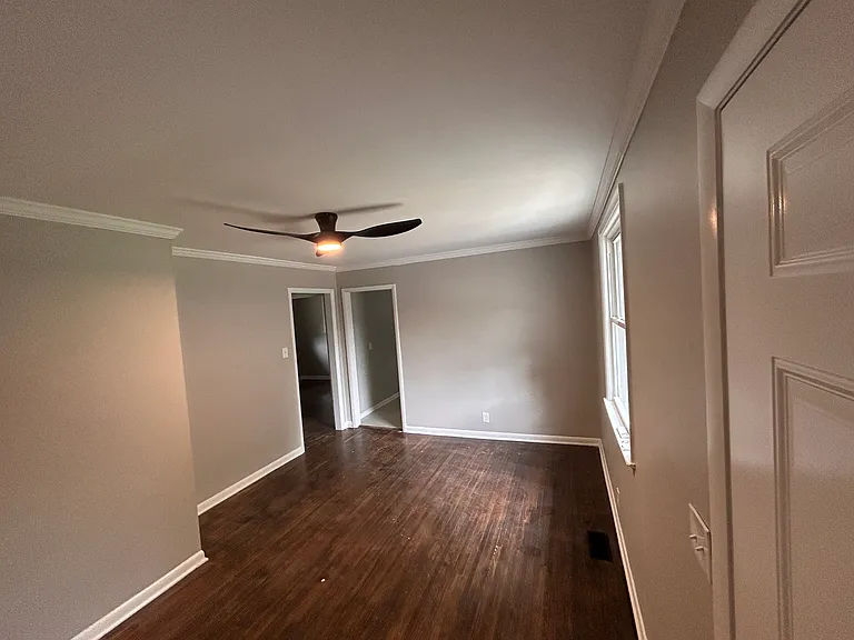 1205 Cline Ave #B — Photo 2