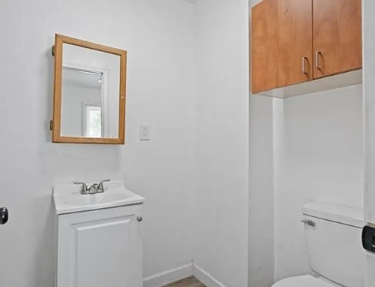 2917 E 61st St — Photo 5