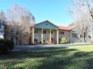 245 Beehive Ln, Crossville, TN 38571