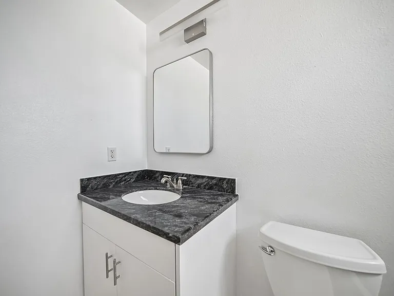 1939 N Tamarind Ave #1 — Photo 12