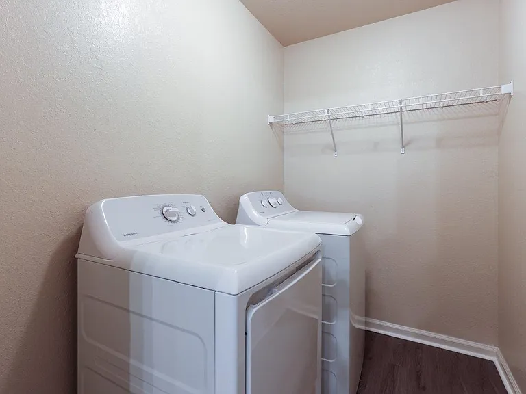 Parc at Flowing Wells Apartment Homes — Photo 9