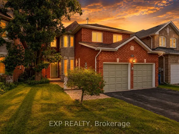 591 Plantation Gate, Newmarket, ON L3X 2C2