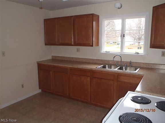 3rd image of 6965 Roosevelt Ave