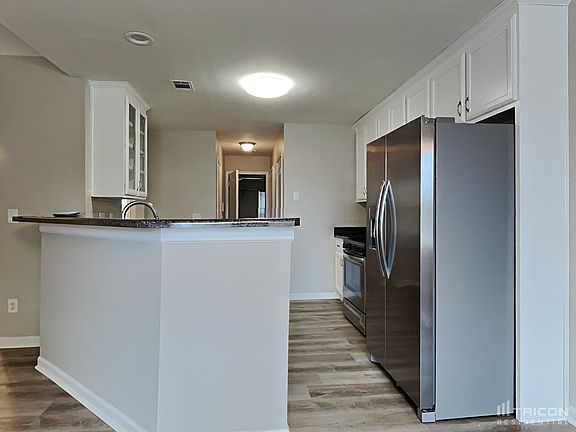 3rd image of 5107 Redcoat Ln