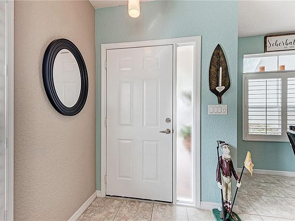 3rd image of 7208 Fountain Palm Cir