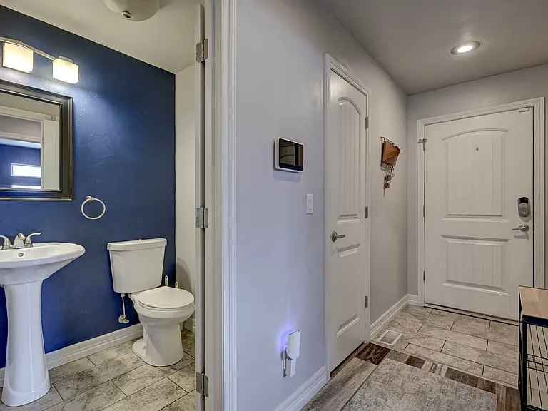 135 Hayes Dr — Photo 8
