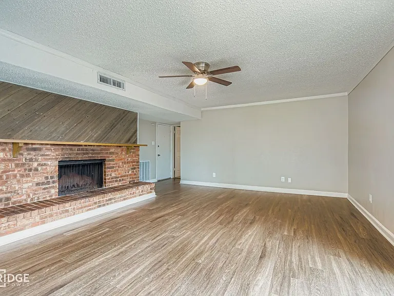 9117 Fairmont Cir — Photo 21