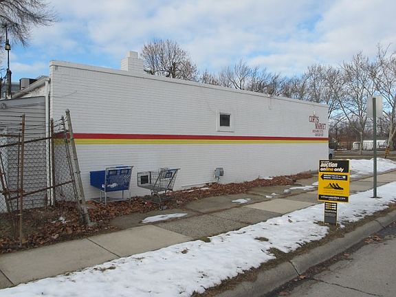 2nd image of 16250 Curtis St