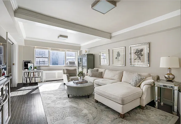 Sold by Compass | media 18