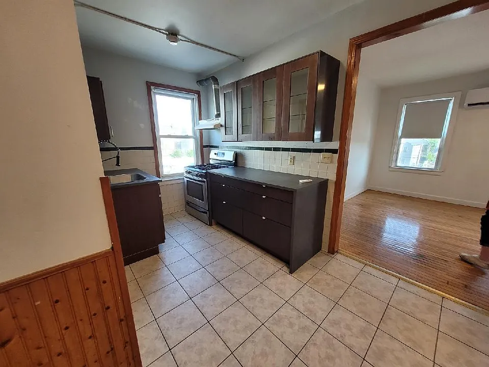 166 Wood St #2