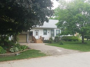 603 Franklin St, Wapello, IA 52653