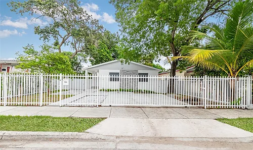 4727 NW 5th Ave Photo 1