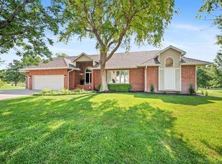 506 Ridge Point Dr, Mulvane, KS 67110