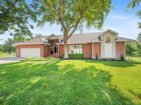 506 Ridge Point Dr, Mulvane, KS 67110