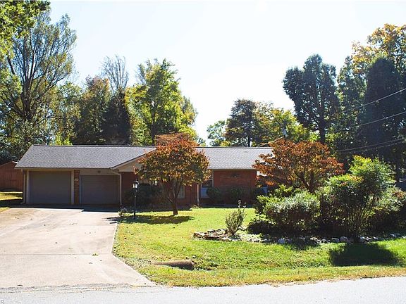 2nd image of 124 Carolina Dr