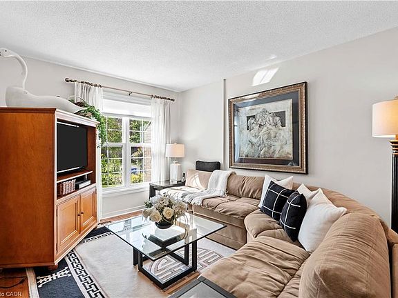 4th image of 2272 Mowat Ave #56