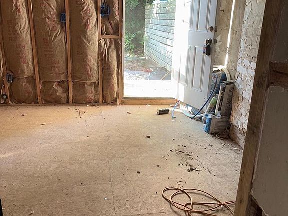 5th image of 2852 Boarman Ave