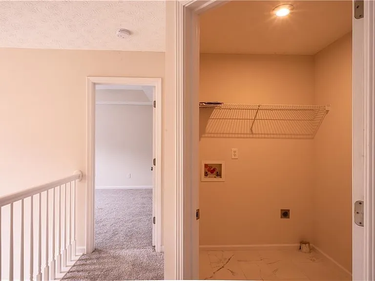 3359 Shallowford Green Dr — Photo 11
