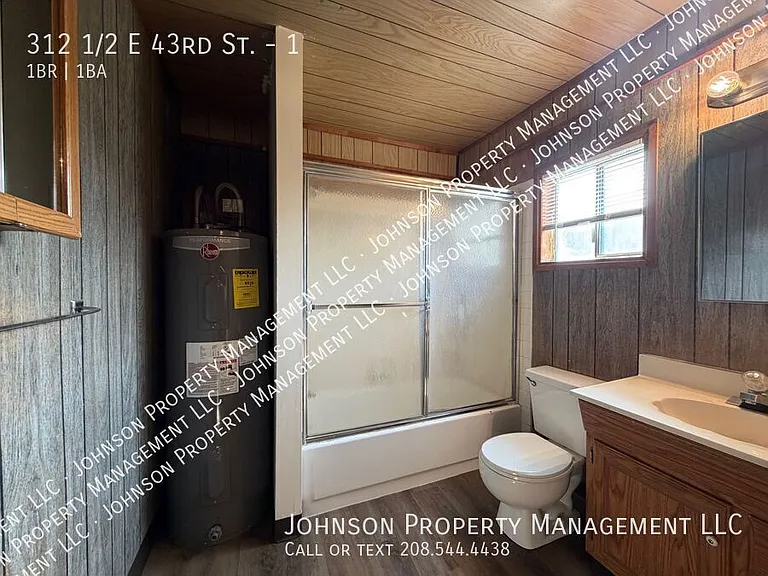 312 1/2 E 43rd St #1 — Photo 9