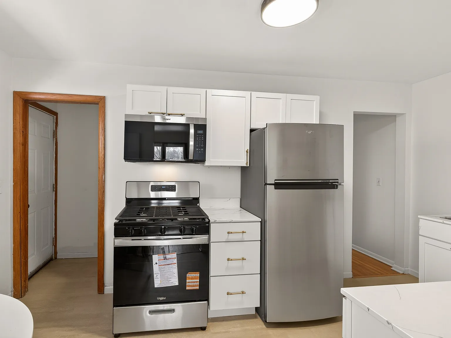 2 bed, 950 sqft, $2,000 — Photo 4
