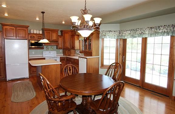 2nd image of 2428 Skyline Oaks Dr