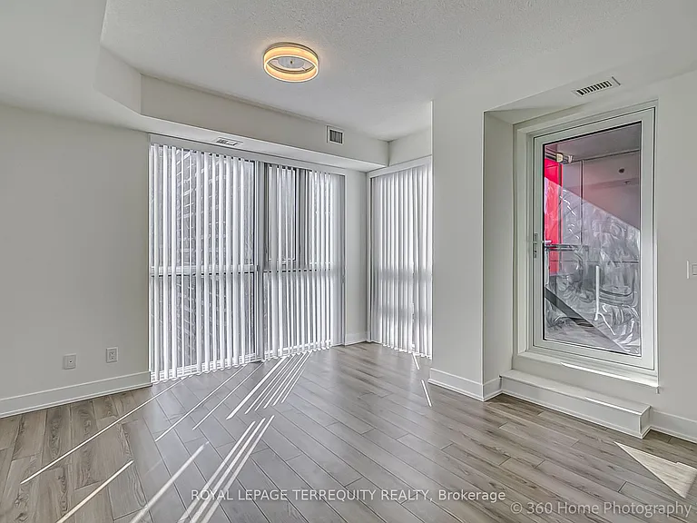 318 Richmond St W #1207 — Photo 23