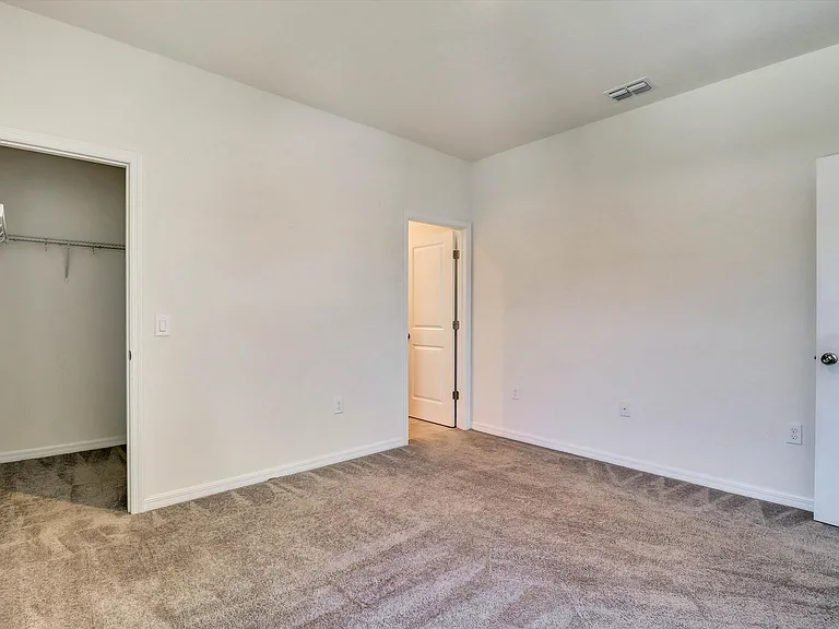 3260 Agostino Ter — Photo 32