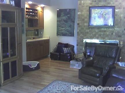 Living Room
						:
						Carpet Flooring