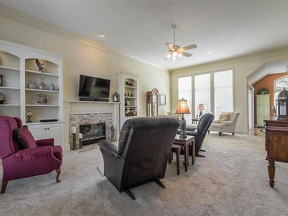 4th image of 815 W 133rd Ct