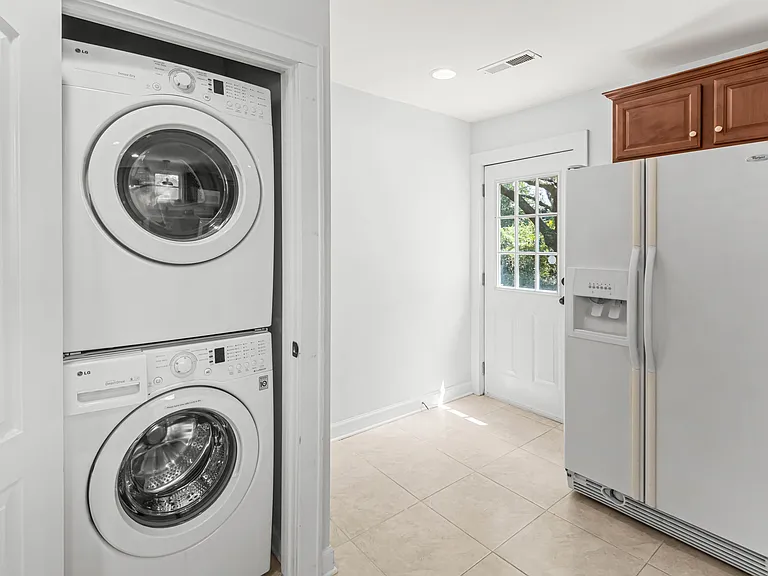 306 Yates Ave — Photo 13