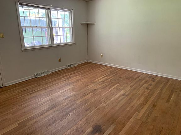 5th image of 5703 Friendswood Dr